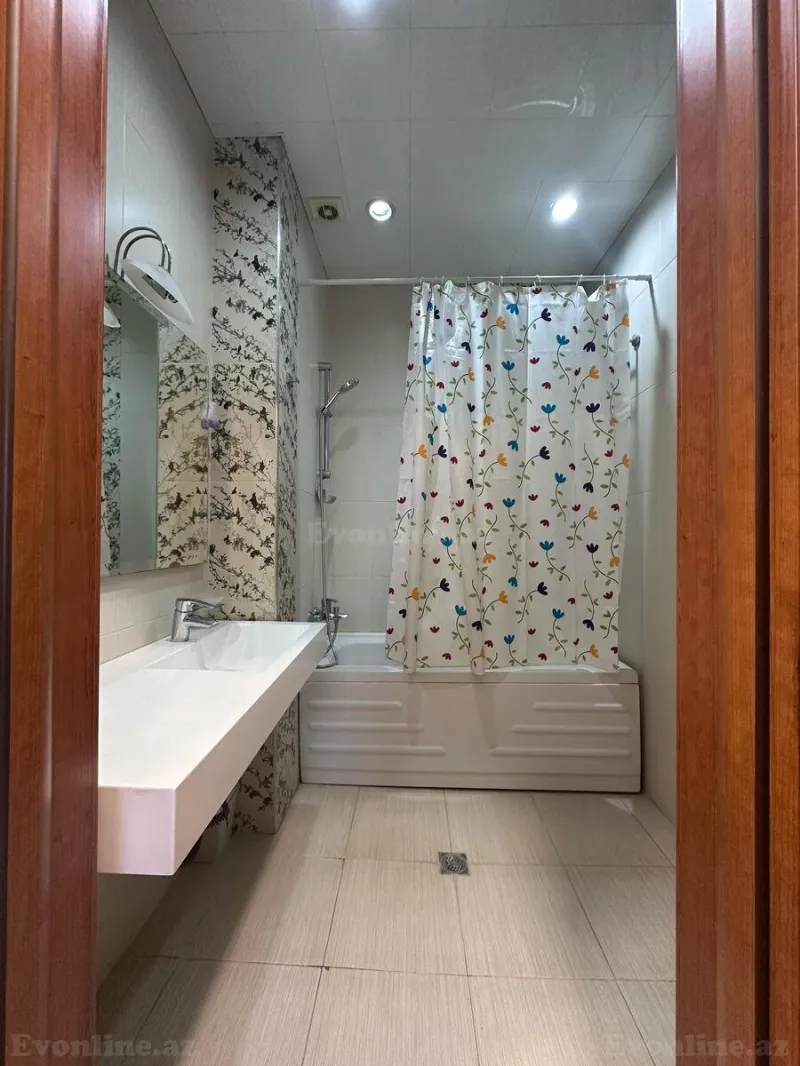 Kirayə verilir 3 otaqlı Mənzil Yeni tikili 130 m² Xətai m. - şəkil 12