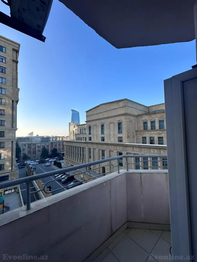 Kirayə verilir 3 otaqlı Mənzil Yeni tikili 130 m² Xətai m. - şəkil 14