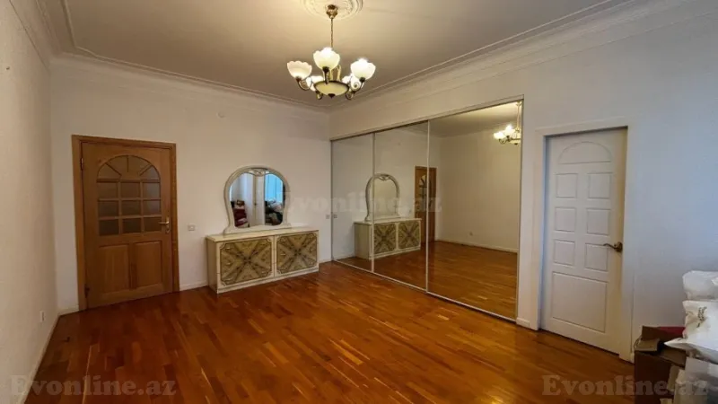 Satılır 4 otaqlı Mənzil Yeni tikili 170 m² 28 May m. - şəkil 6