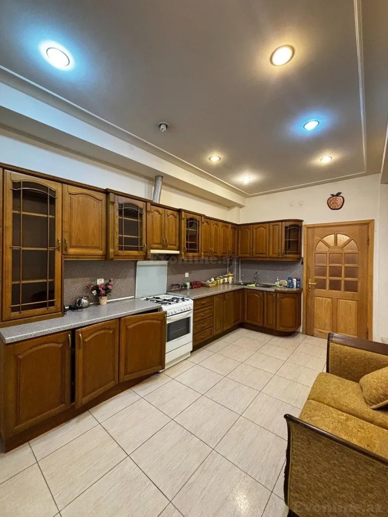 Satılır 4 otaqlı Mənzil Yeni tikili 170 m² 28 May m. - şəkil 8