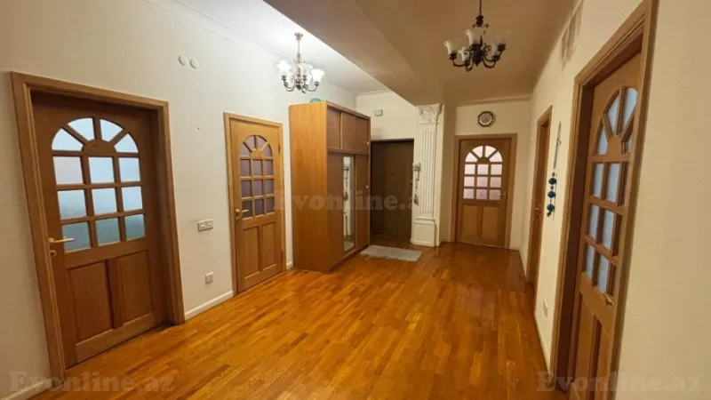 Satılır 4 otaqlı Mənzil Yeni tikili 170 m² 28 May m. - şəkil 13