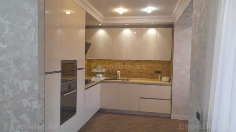 Satılır 4 otaqlı Mənzil Köhnə tikili 110 m² Həzi Aslanov m.