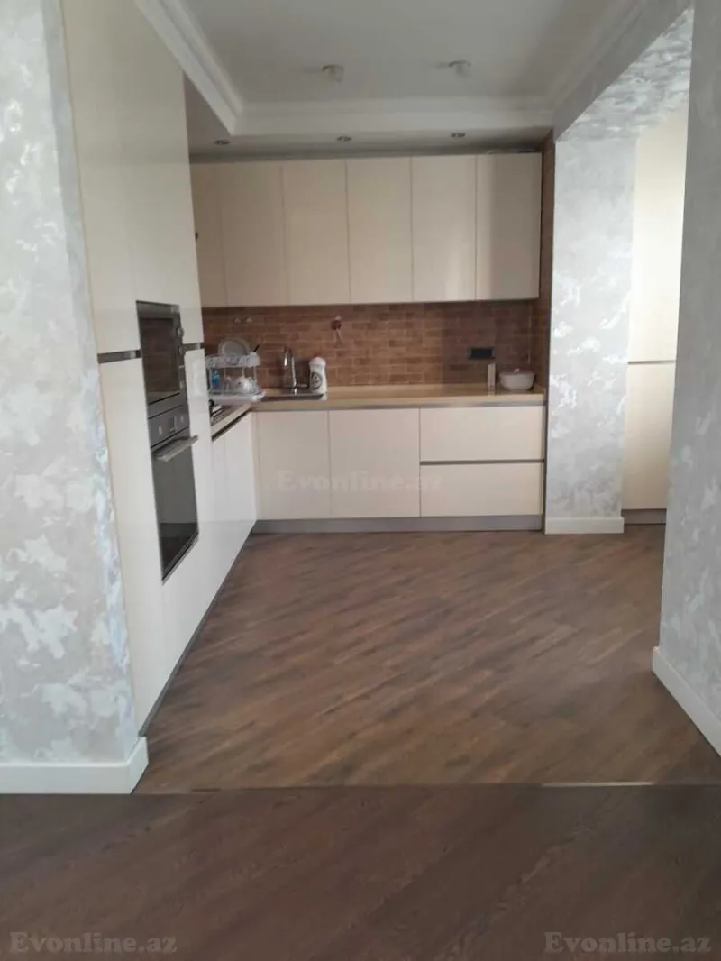 Satılır 4 otaqlı Mənzil Köhnə tikili 110 m² Həzi Aslanov m. - şəkil 2