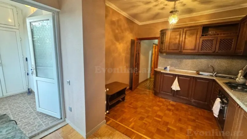 Satılır 3 otaqlı Mənzil Köhnə tikili 70 m² Xalqlar Dostluğu m. - şəkil 4