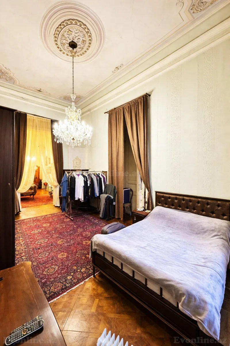 Satılır 7 otaqlı Mənzil Köhnə tikili 245 m² Sahil m. - şəkil 9