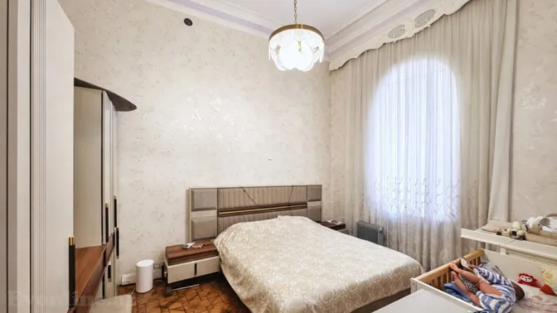 Satılır 7 otaqlı Mənzil Köhnə tikili 245 m² Sahil m. - şəkil 10