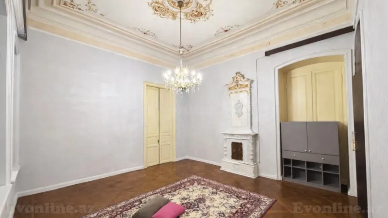 Satılır 7 otaqlı Mənzil Köhnə tikili 245 m² Sahil m. - şəkil 13