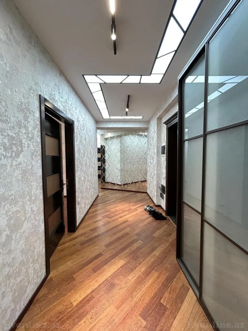 Satılır 4 otaqlı Mənzil Yeni tikili 130 m² Xətai m. - şəkil 6