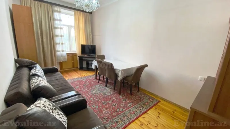 Satılır 3 otaqlı Mənzil Köhnə tikili 70 m² Qara Qarayev m.