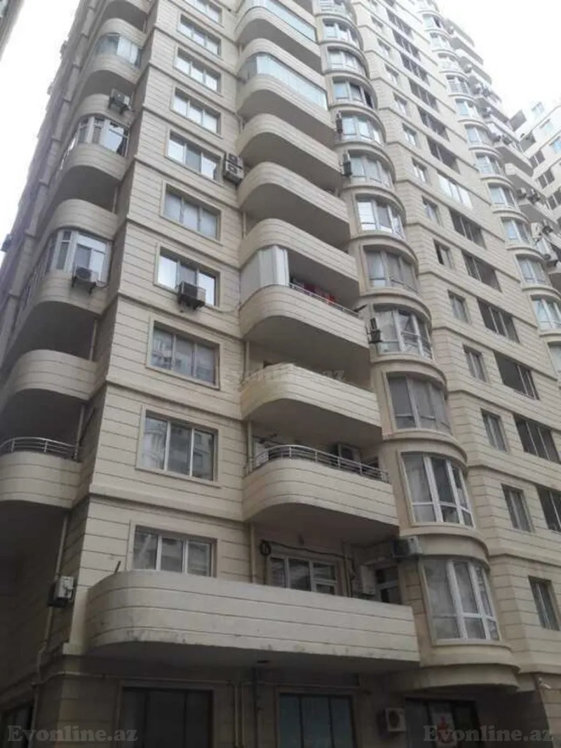 Satılır 3 otaqlı Mənzil Yeni tikili 108 m² 8 Noyabr m.