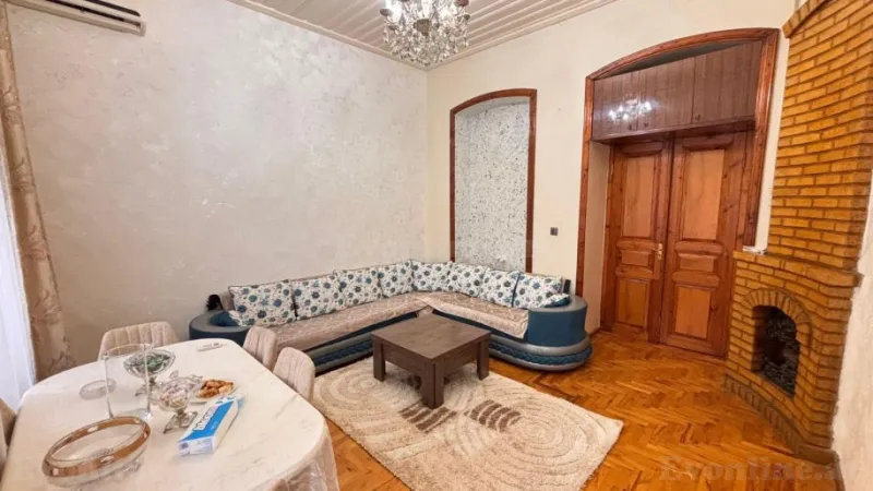 Kirayə verilir 3 otaqlı Mənzil Köhnə tikili 72 m² İçərişəhər m.