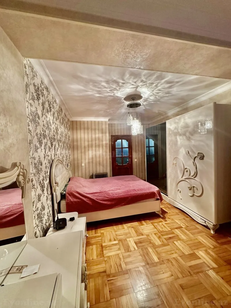 Satılır 3 otaqlı Mənzil Köhnə tikili 100 m² Gənclik m. - şəkil 2