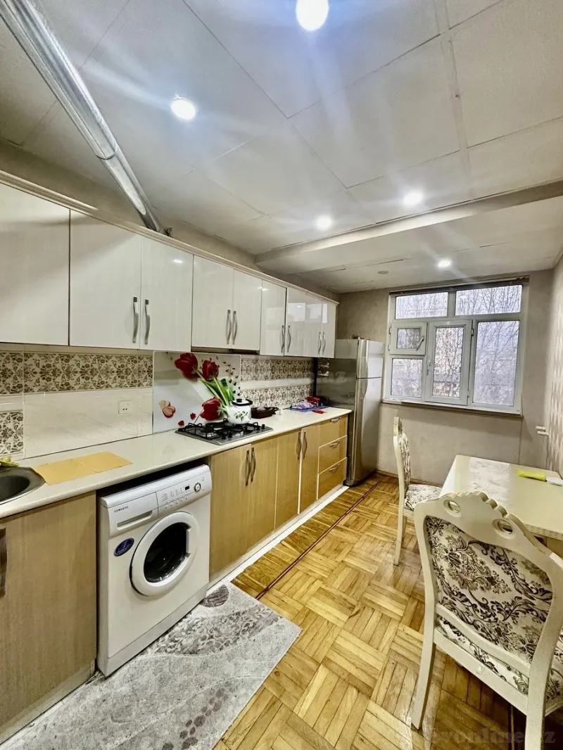 Satılır 3 otaqlı Mənzil Köhnə tikili 100 m² Gənclik m. - şəkil 3