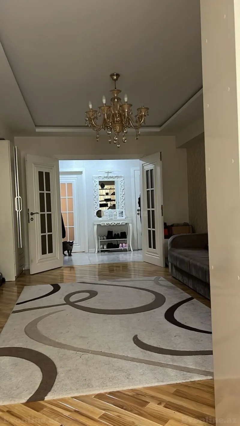 Satılır 2 otaqlı Mənzil Köhnə tikili 80 m² Elmlər Akademiyası m.