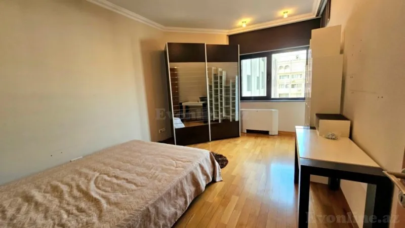 Kirayə verilir 4 otaqlı Mənzil Yeni tikili 174 m² 28 May m. - şəkil 13