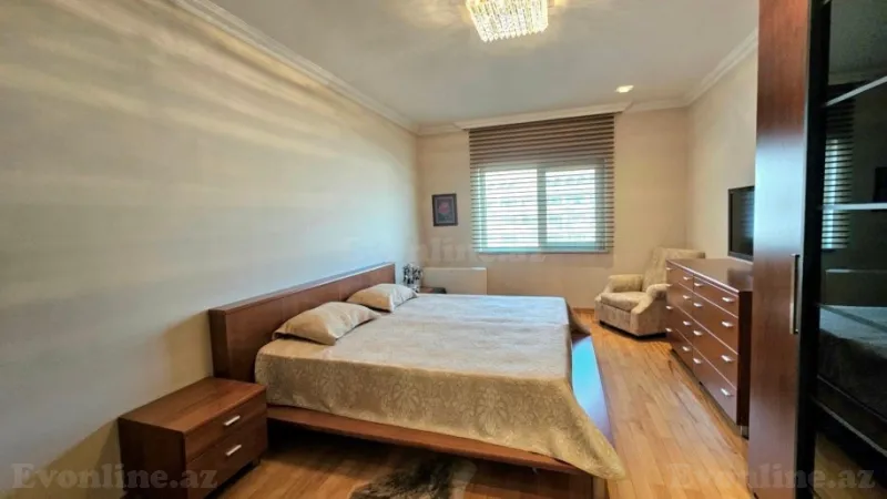 Kirayə verilir 4 otaqlı Mənzil Yeni tikili 174 m² 28 May m. - şəkil 19