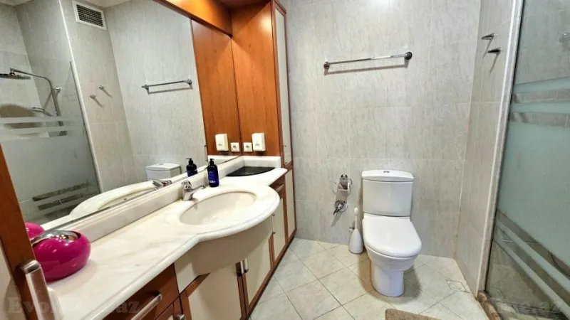 Kirayə verilir 4 otaqlı Mənzil Yeni tikili 174 m² 28 May m. - şəkil 20