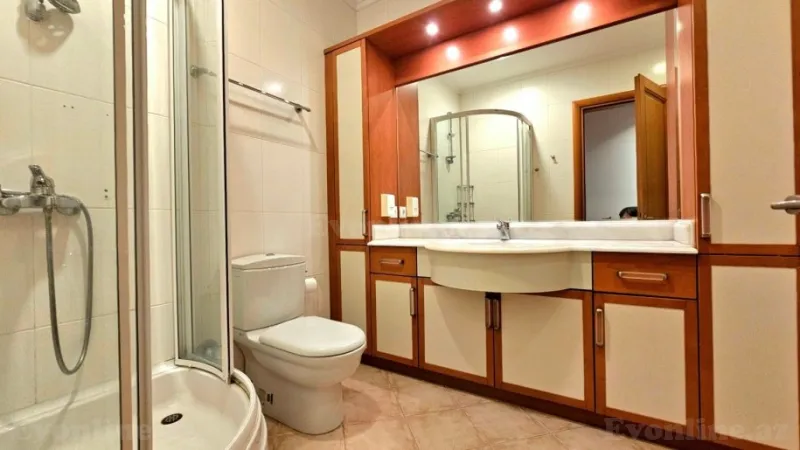 Kirayə verilir 4 otaqlı Mənzil Yeni tikili 174 m² 28 May m. - şəkil 22