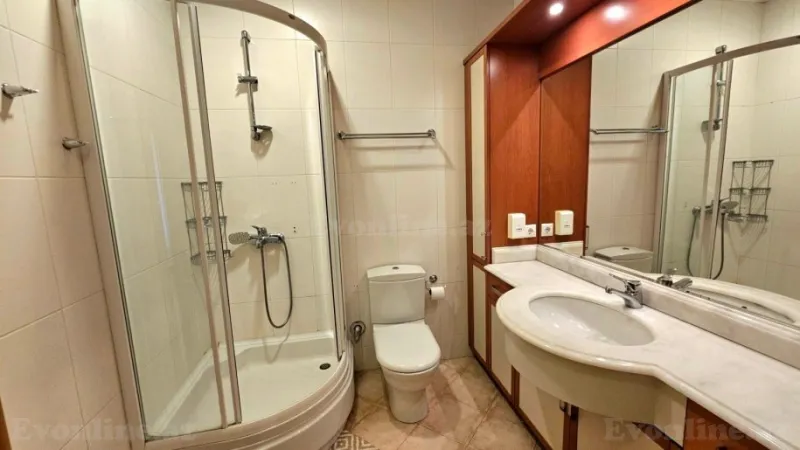 Kirayə verilir 4 otaqlı Mənzil Yeni tikili 174 m² 28 May m. - şəkil 23