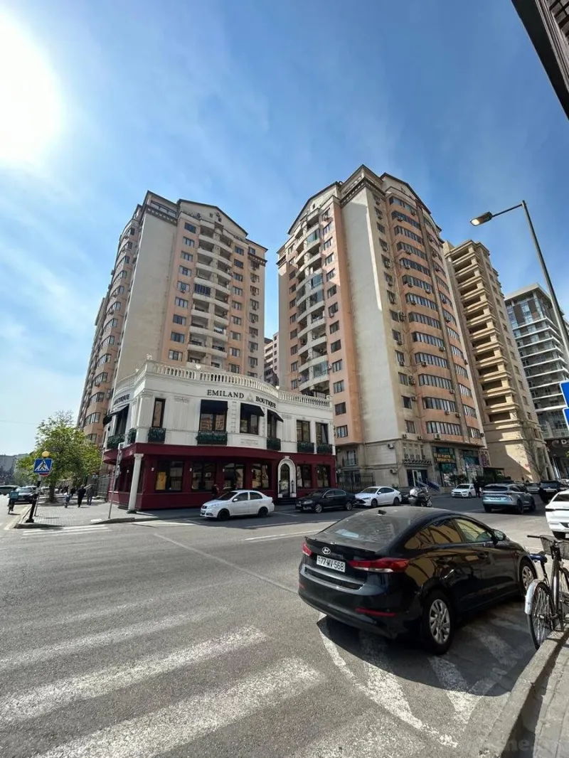 Satılır 4 otaqlı Mənzil Yeni tikili 222 m² Xətai m.