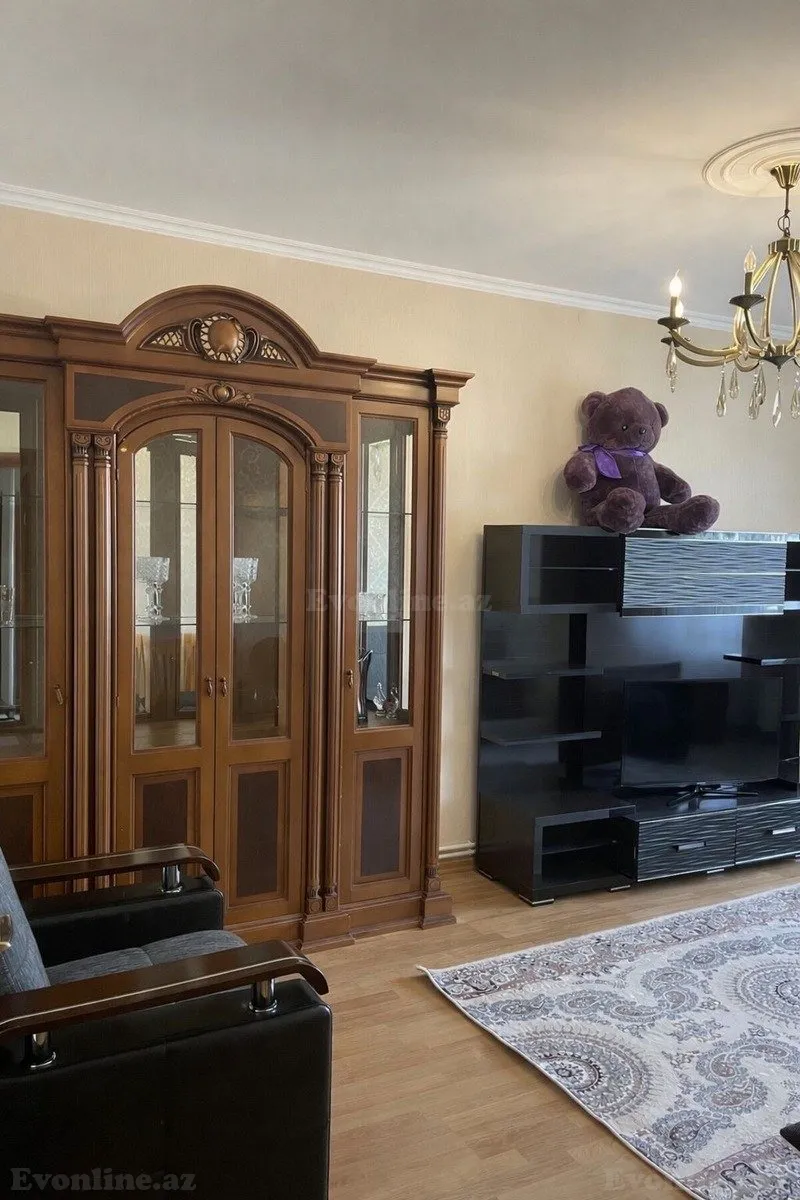 Satılır 3 otaqlı Mənzil Köhnə tikili 85 m² Xalqlar Dostluğu m.