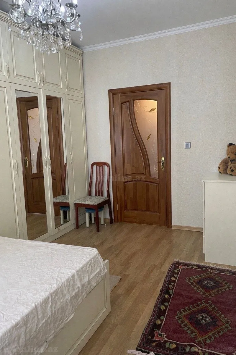 Satılır 3 otaqlı Mənzil Köhnə tikili 85 m² Xalqlar Dostluğu m. - şəkil 3