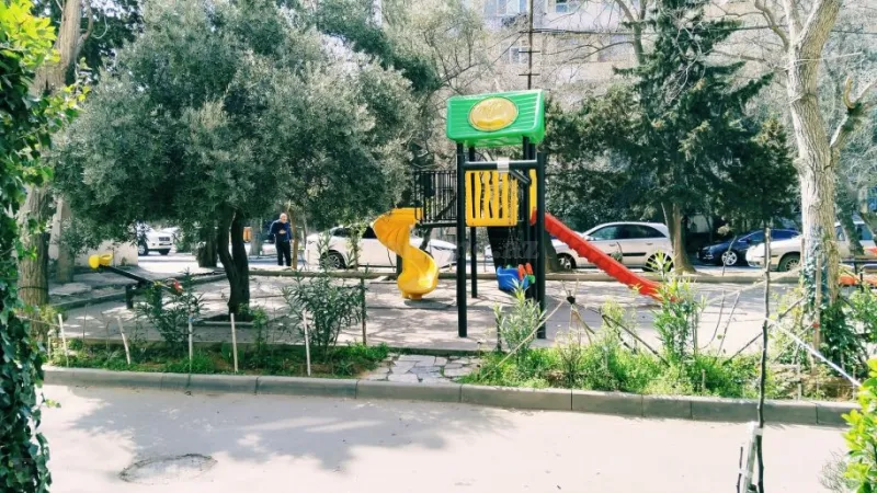 Bakı, Nizami r., Neftçilər m., 8-ci kilometrda 1 otaqlı mənzil satılır