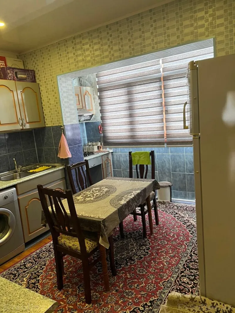 Satılır 4 otaqlı Mənzil Köhnə tikili 100 m² Xalqlar Dostluğu m. - şəkil 7