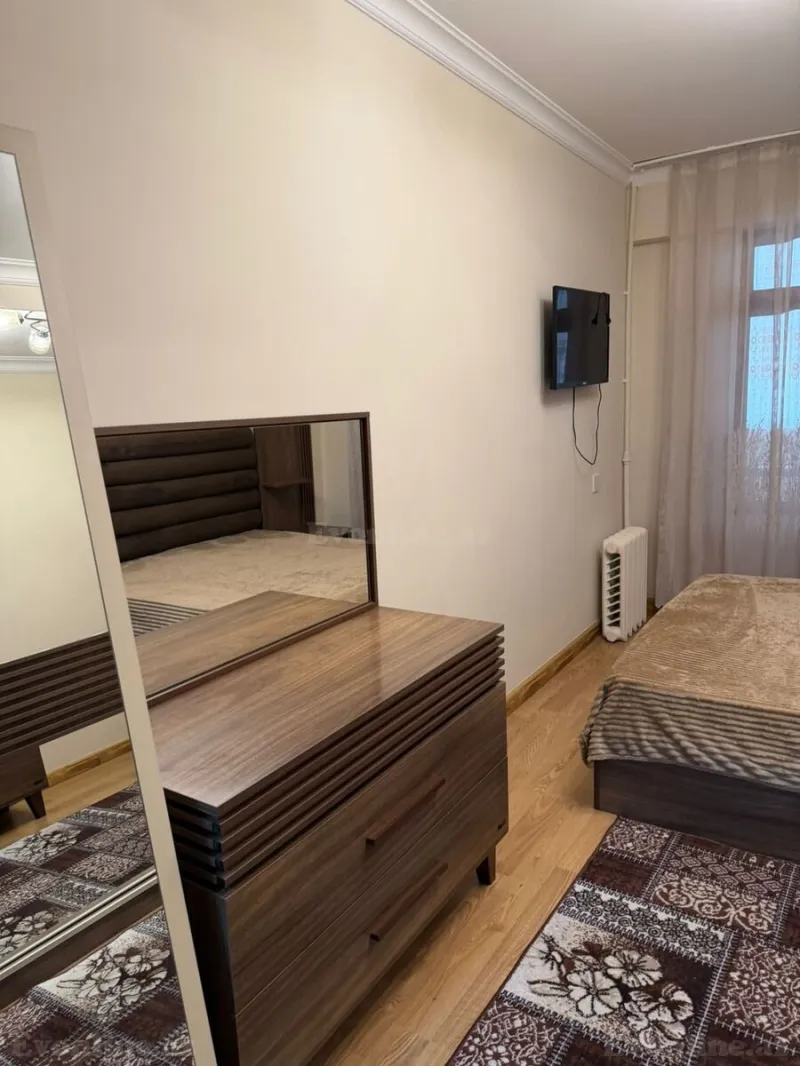 Kirayə verilir 2 otaqlı Mənzil Köhnə tikili 75 m² Yasamal - şəkil 13