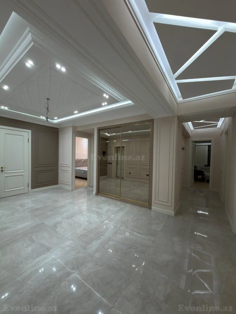 Satılır 5 otaqlı Mənzil Yeni tikili 235 m² Xətai r.