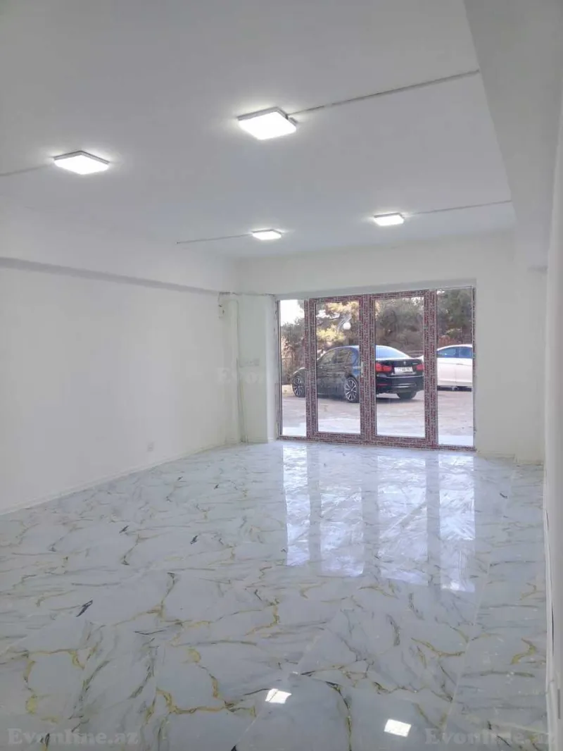 Bakı, Binəqədi r., Memar Əcəmi m., 9-cu mikrorayonda obyekt satılır