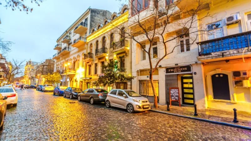 Kirayə verilir 2 otaqlı Mənzil Köhnə tikili 45 m² Sahil m.