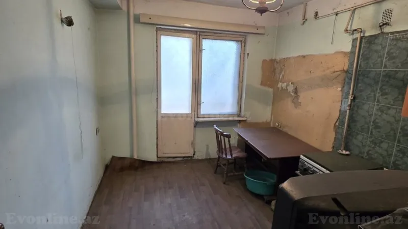 Bakı, Nəsimi r., Memar Əcəmi m., 4-cü mikrorayonda obyekt satılır