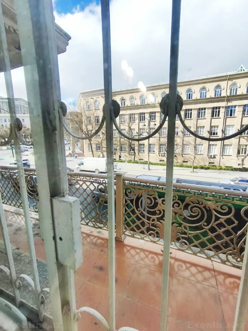 Satılır 3 otaqlı Mənzil Köhnə tikili 75 m² Elmlər Akademiyası m. - şəkil 18