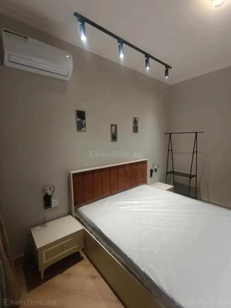 Bakı, Binəqədi r., 7-ci mikrorayonda 2 otaqlı mənzil kirayə verilir