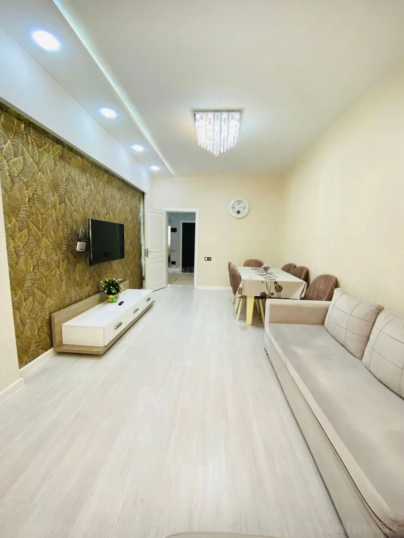 Satılır 2 otaqlı Mənzil Köhnə tikili 58 m² 4-cü mikrorayon - şəkil 2