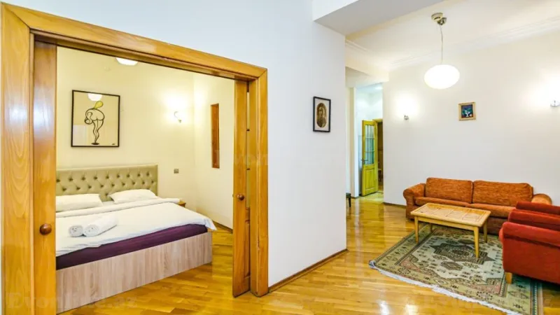 Kirayə verilir 2 otaqlı Mənzil Köhnə tikili 50 m² Sahil m. - şəkil 14