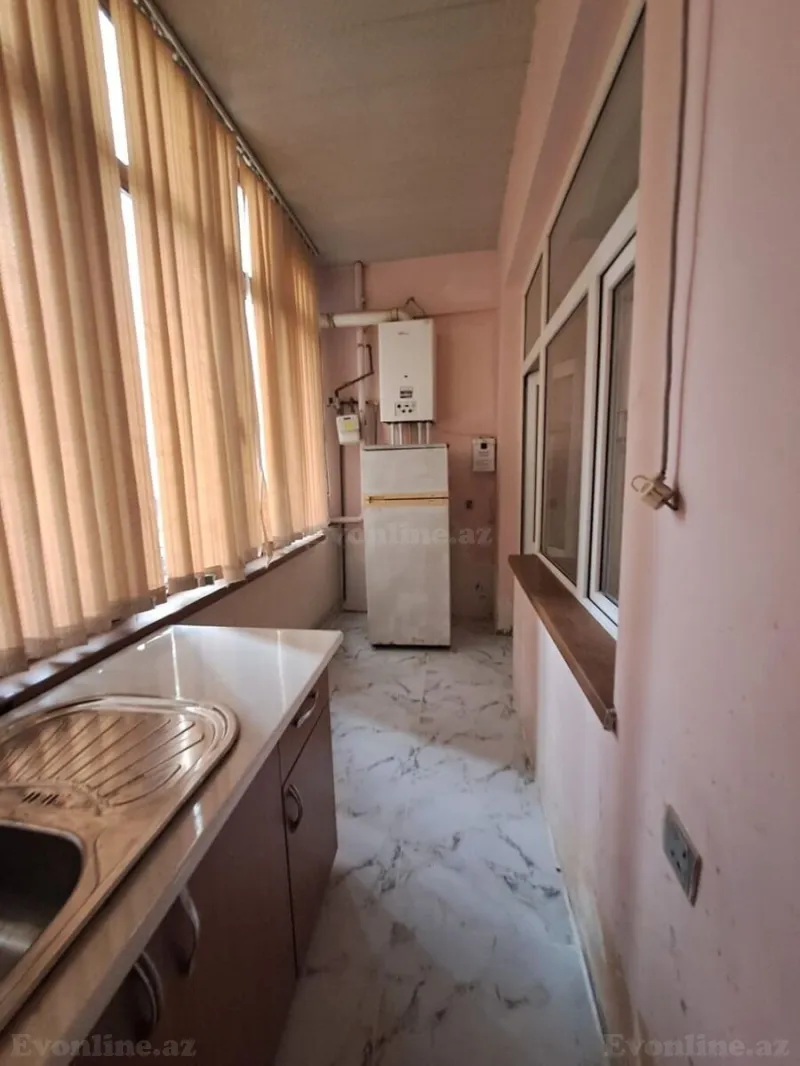 Kirayə verilir 2 otaqlı Mənzil Yeni tikili 45 m² Memar Əcəmi m. - şəkil 3