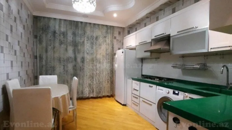 Kirayə verilir 2 otaqlı Mənzil Yeni tikili 90 m² Qara Qarayev m.
