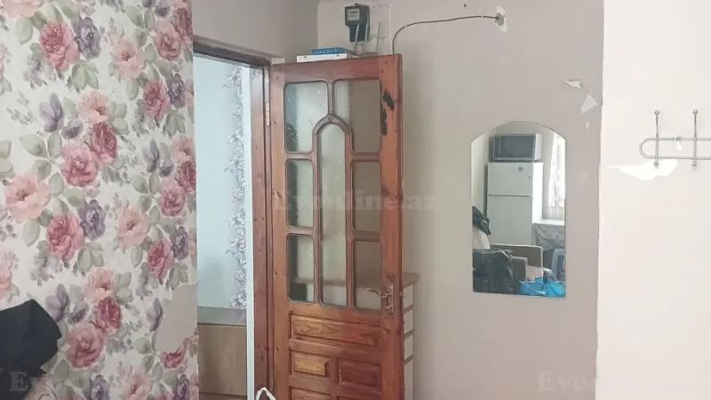 Kirayə verilir 2 otaqlı Mənzil Köhnə tikili 40 m² İnşaatçılar m.
