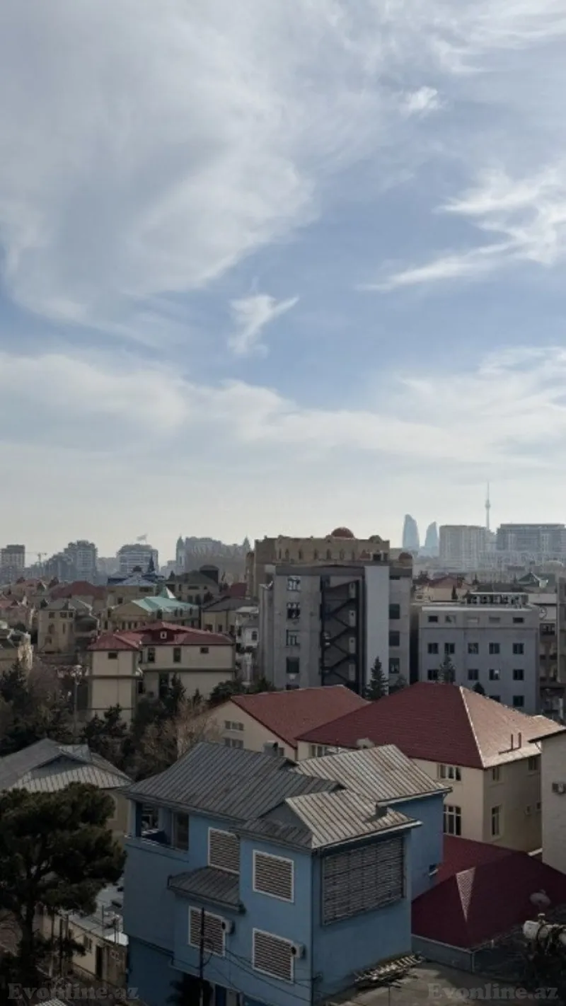 Satılır 2 otaqlı Mənzil Köhnə tikili 70 m² Nəsimi r. - şəkil 2