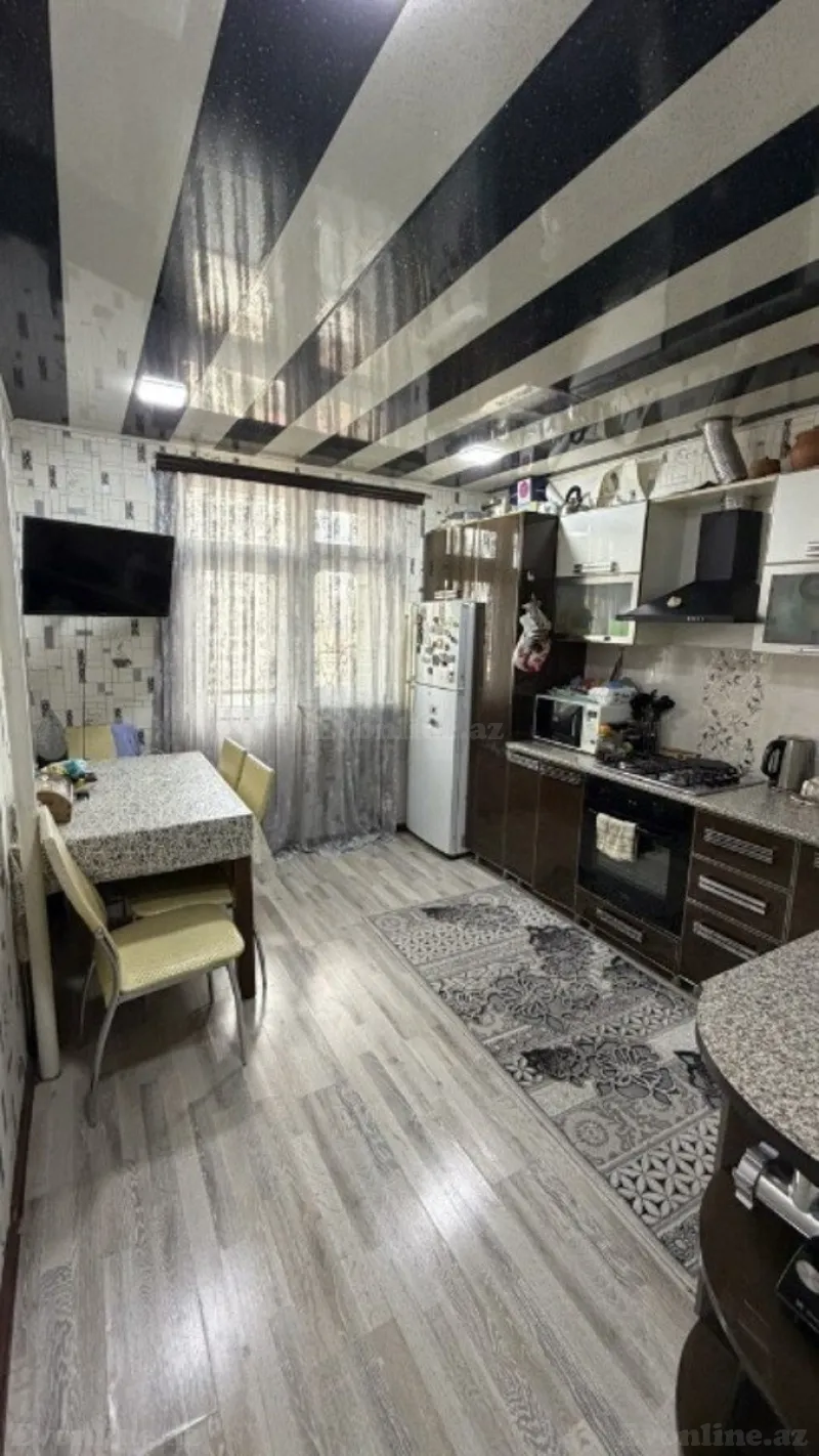 Satılır 2 otaqlı Mənzil Köhnə tikili 70 m² Nəsimi r. - şəkil 3