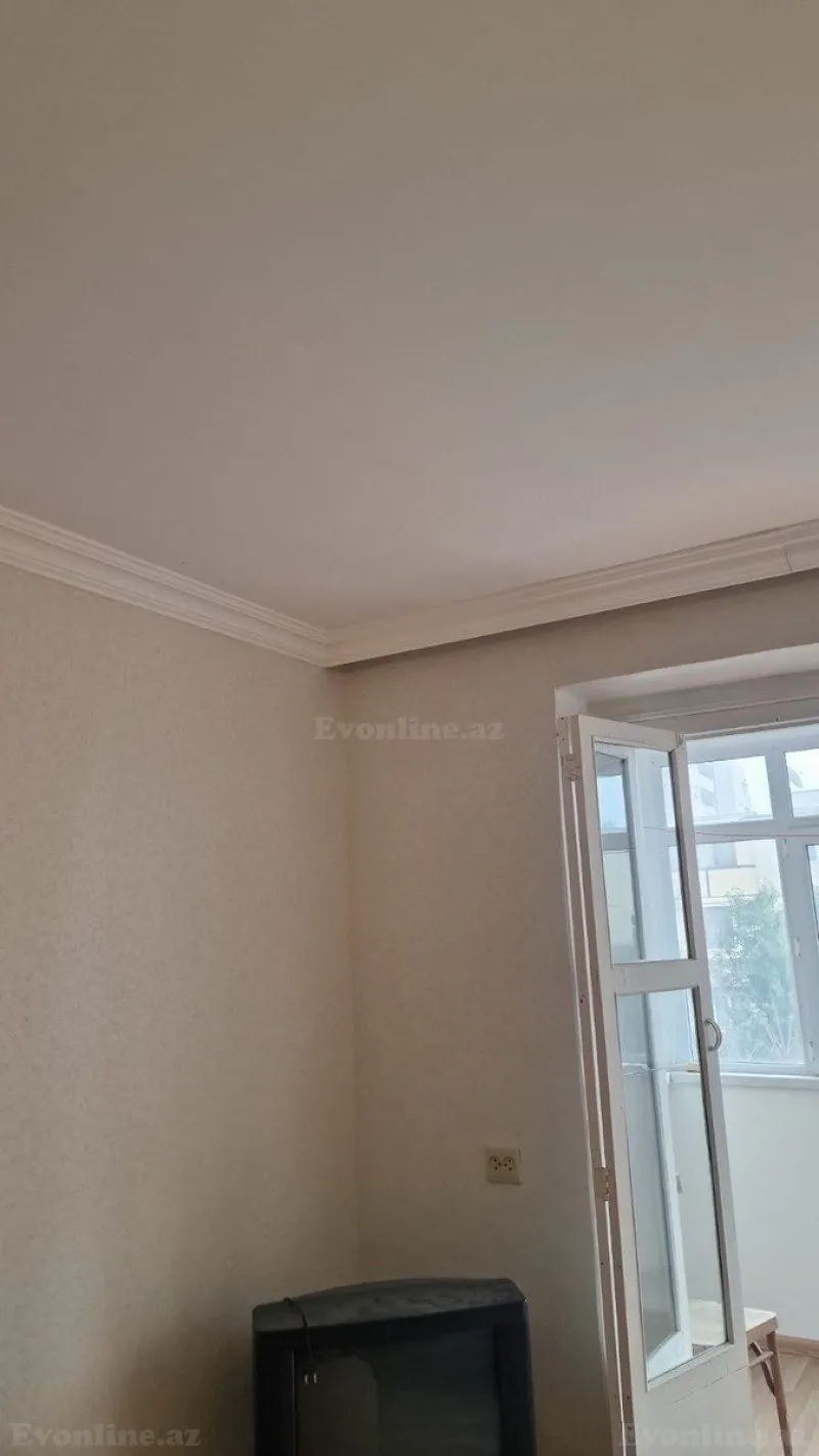 Satılır 1 otaqlı Mənzil Köhnə tikili 35 m² Gənclik m. - şəkil 3