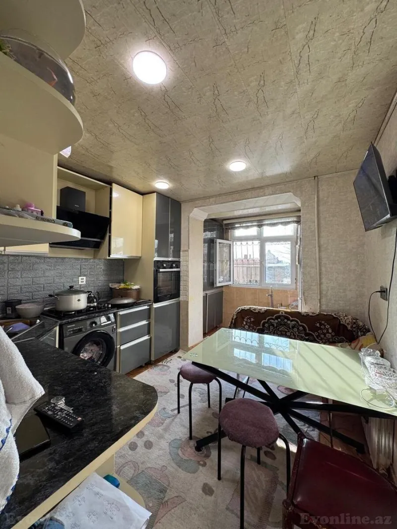 Satılır 4 otaqlı Mənzil Köhnə tikili 100 m² Xətai r. - şəkil 3