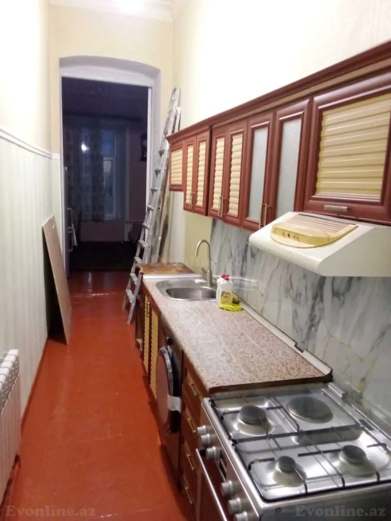 Kirayə verilir 2 otaqlı Mənzil Köhnə tikili 45 m² Sahil m. - şəkil 3