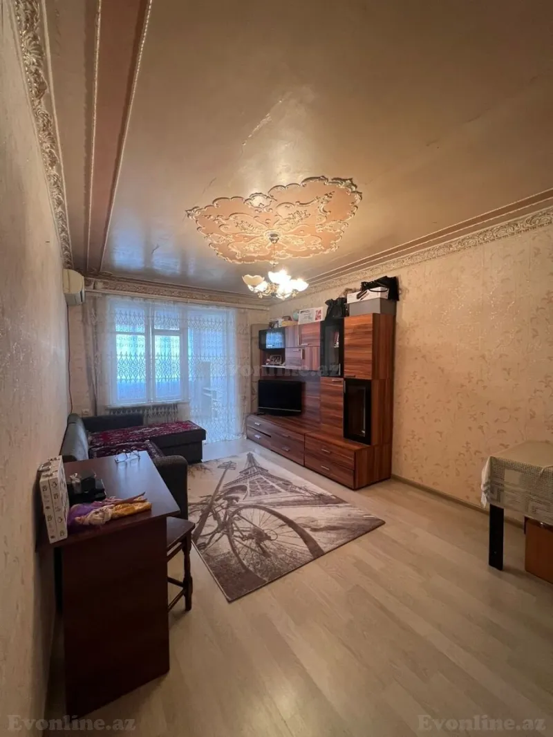 Satılır 2 otaqlı Mənzil Köhnə tikili 45 m² Elmlər Akademiyası m.