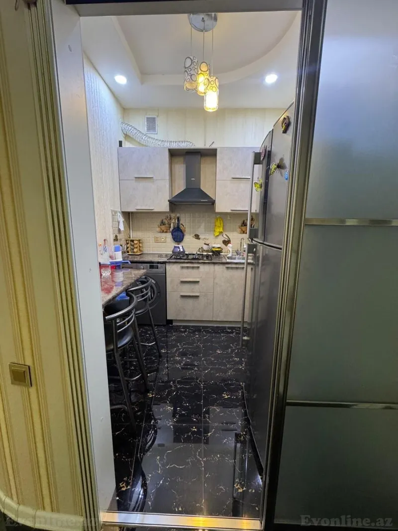 Kirayə verilir 2 otaqlı Mənzil Yeni tikili 70 m² Neftçilər m. - şəkil 13