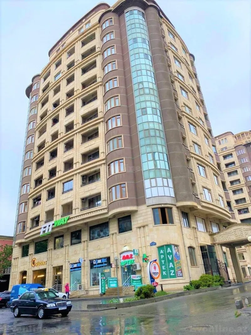 5 otaqlı Mənzil 200 m² 28 May m. Kirayə verilir