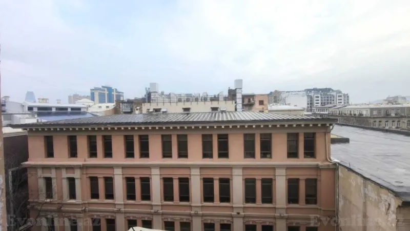 Satılır 3 otaqlı Mənzil Köhnə tikili 120 m² Sahil m. - şəkil 8