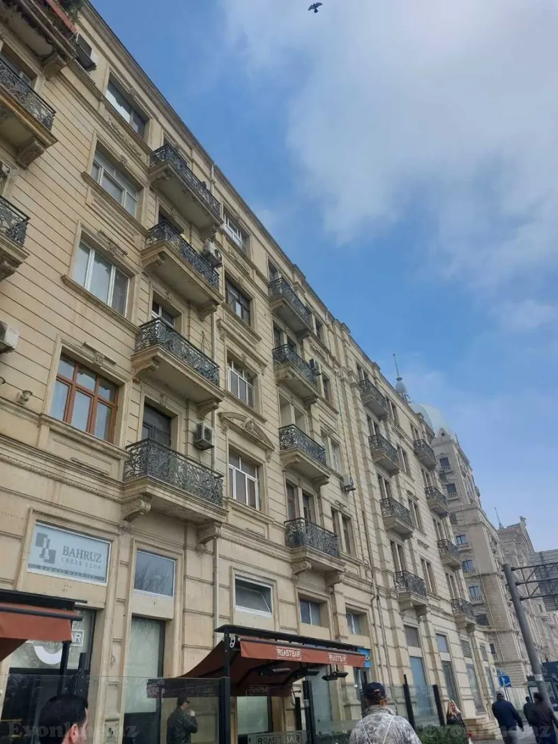 Satılır 3 otaqlı Mənzil Köhnə tikili 80 m² Nizami m. - şəkil 2